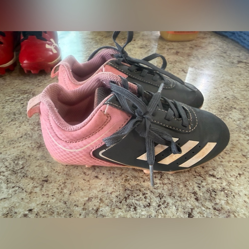 Pink & Grey Cleats - Picture 2 of 7